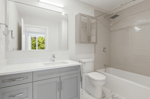 Rénover sa salle de bain à Bruxelles : guide complet pour choisir vos sanitaires en 2026 - Akdeniz Deco 